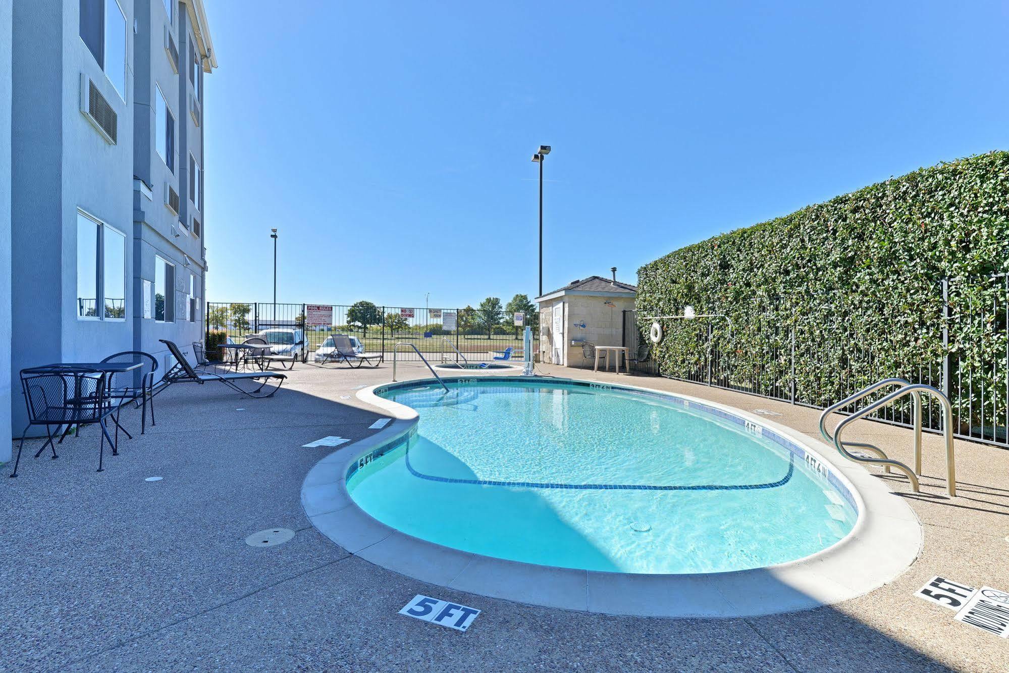 Microtel Inn & Suites By Wyndham Ft. Worth North/At Fossil Φορτ Γουόρθ Εξωτερικό φωτογραφία
